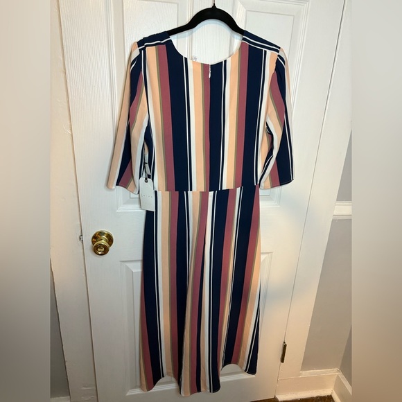 NWT Leith Deep V-Neck Stripe Midi Dress | Size Medium | Nordstrom Exclusive - Picture 9 of 13